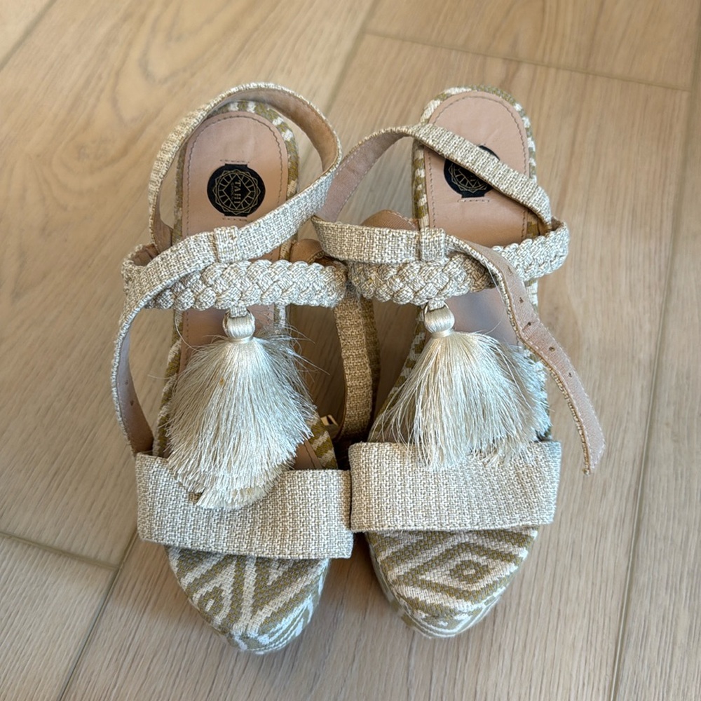Tahi Fringe Wedges size 6